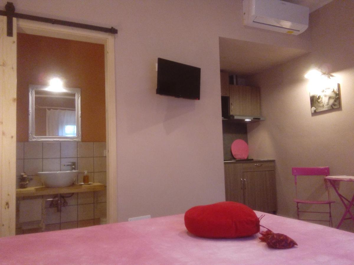 Terre Di Creta...Per Sognare Hotel Pomaia Екстериор снимка