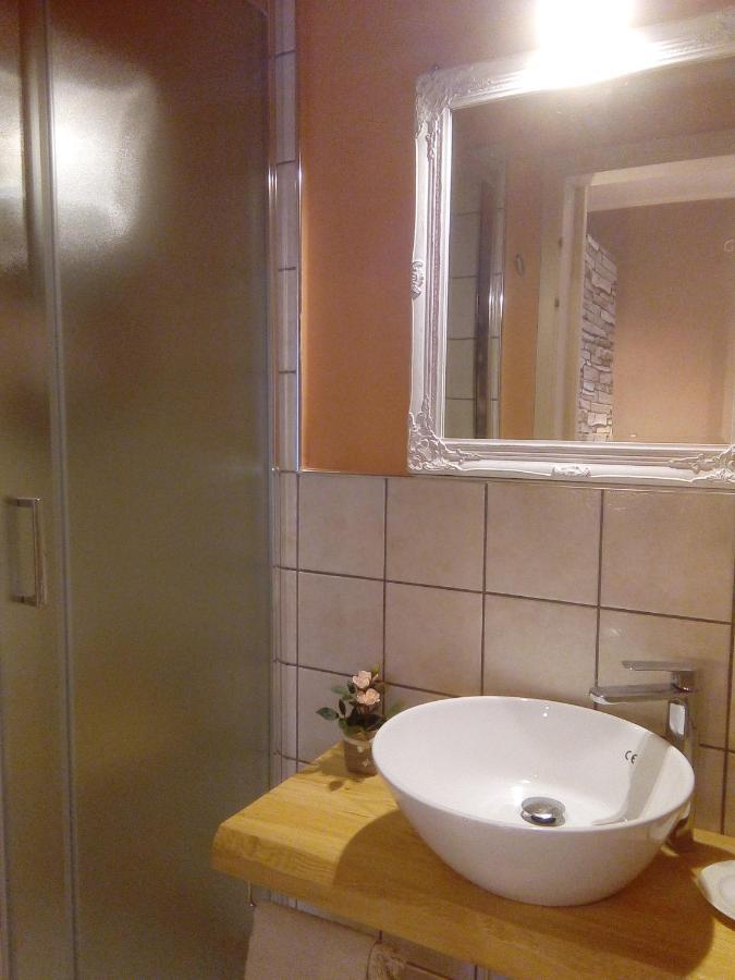 Terre Di Creta...Per Sognare Hotel Pomaia Екстериор снимка